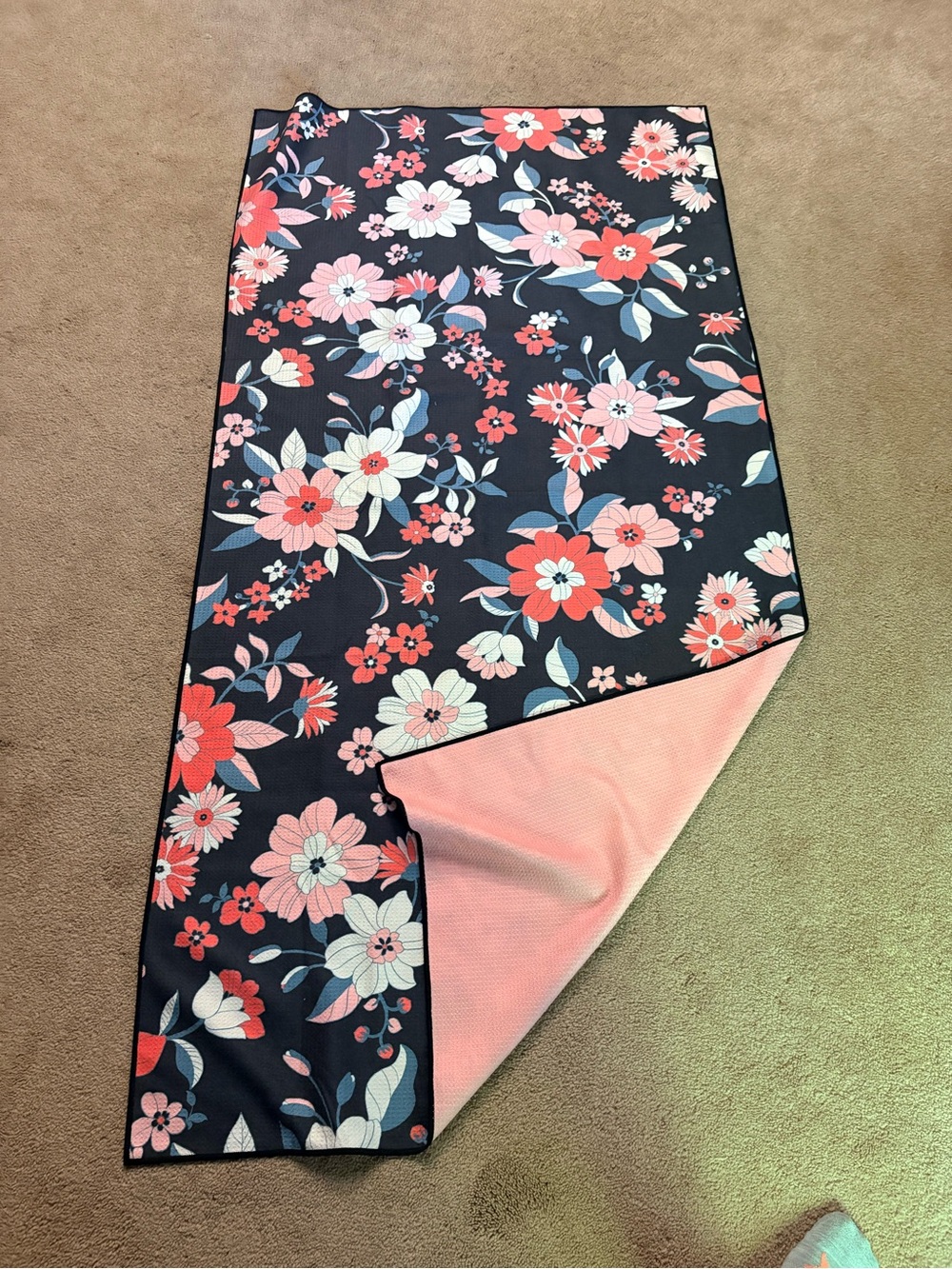 Cupshe Floral Reversible Yoga Mat beach Towel - Navy with Pink Flowers large